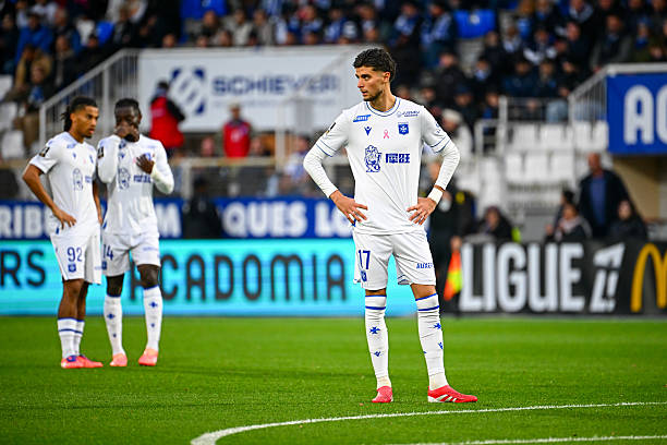 Oussama El Azzouzi contraint de sortir sur blessure face à Strasbourg