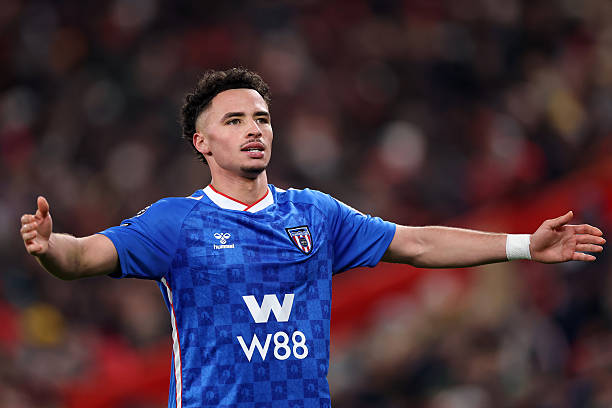 Chemsdine Talbi fait trembler Anfield