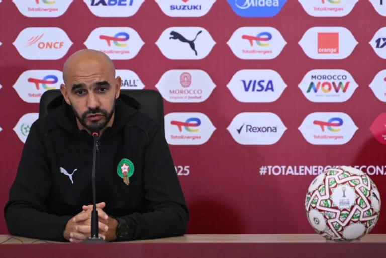 Hoalid Regragui assume la pression à domicile avant la CAN 2025