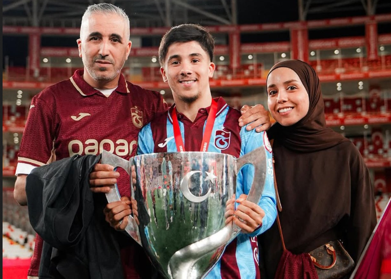 Benjamin Bouchouari soulève la Coupe de Turquie