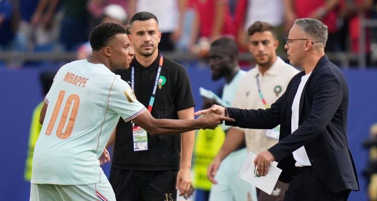Ouahbi: Between contradictions and exaggerated respect for the opponent Ouahbi: Entre contradictions et respect exagéré de l’adversaire