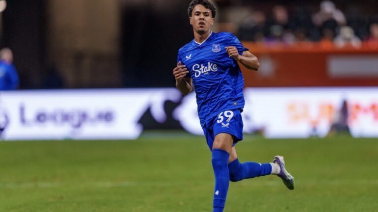 Mercato : le PSV Eindhoven fait d’Adam Aznou sa priorité Mercato : le PSV Eindhoven fait d’Adam Aznou sa priorité