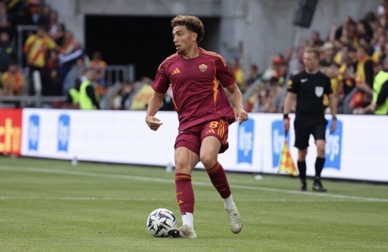 Mercato : Fenerbahçe s’intéresse à Neil El Aynaoui pour préparer l’après-Kanté Mercato : Fenerbahçe s’intéresse à Neil El Aynaoui pour préparer l’après-Kanté
