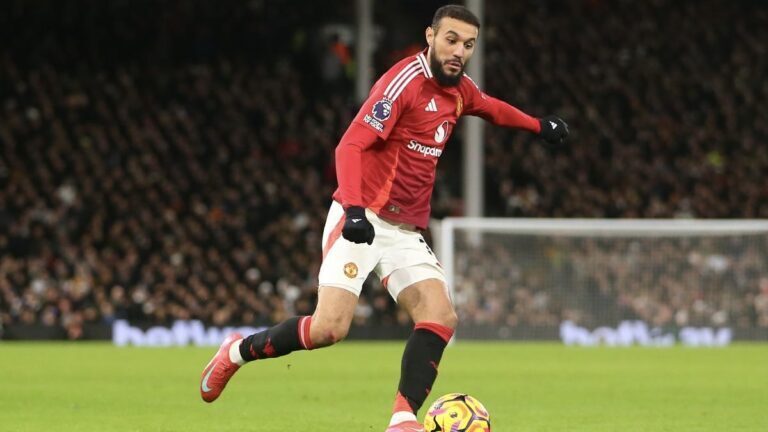Mazraoui salue les progrès de Manchester United Mazraoui salue les progrès de Manchester United