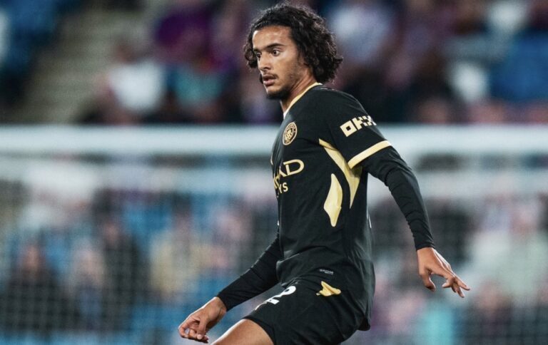 Bouaddi débute avec Manchester City