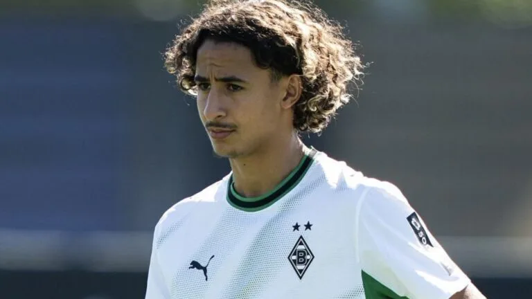 Wael Mohya voit son but refusé, Gladbach s’effondre