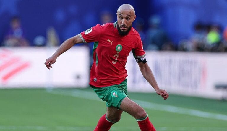 نصير مزراوي يغادر معسكر المنتخب المغربي ويلتحق بمانشستر يونايتد